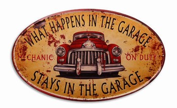 What happens in the garage rode auto metalen wandborde