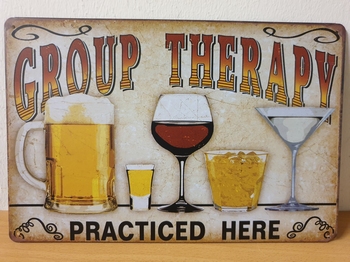 Group therapy practiced here metalen wandbord