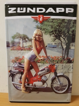 Zundapp rode brommer vrouw metalen reclamebord RELIEF