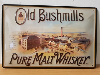 Old bushmills whiskey metalen wandbord  RELIEF
