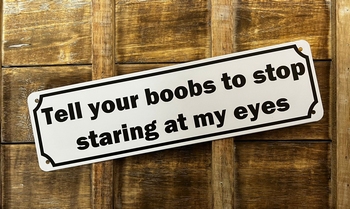 Boobs stop starring wandbord