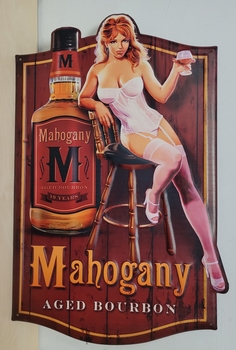 Mahogany bourbon pin up wandbord van metaal