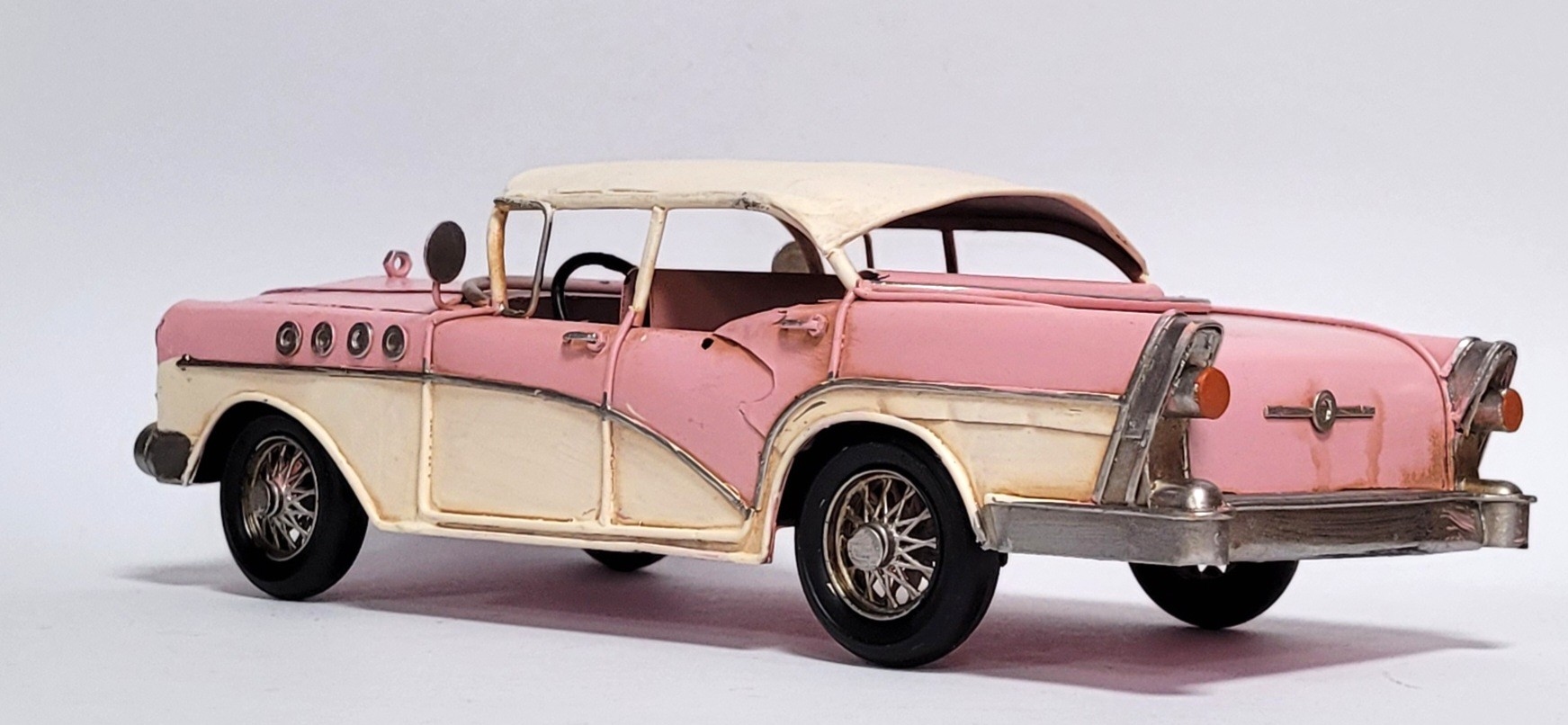 Amerikaanse roze auto Buick special