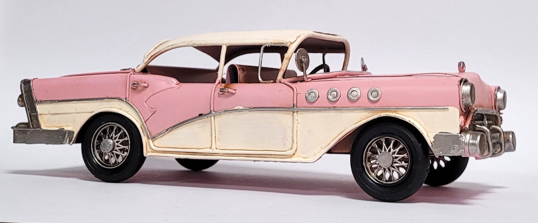Amerikaanse roze auto Buick special