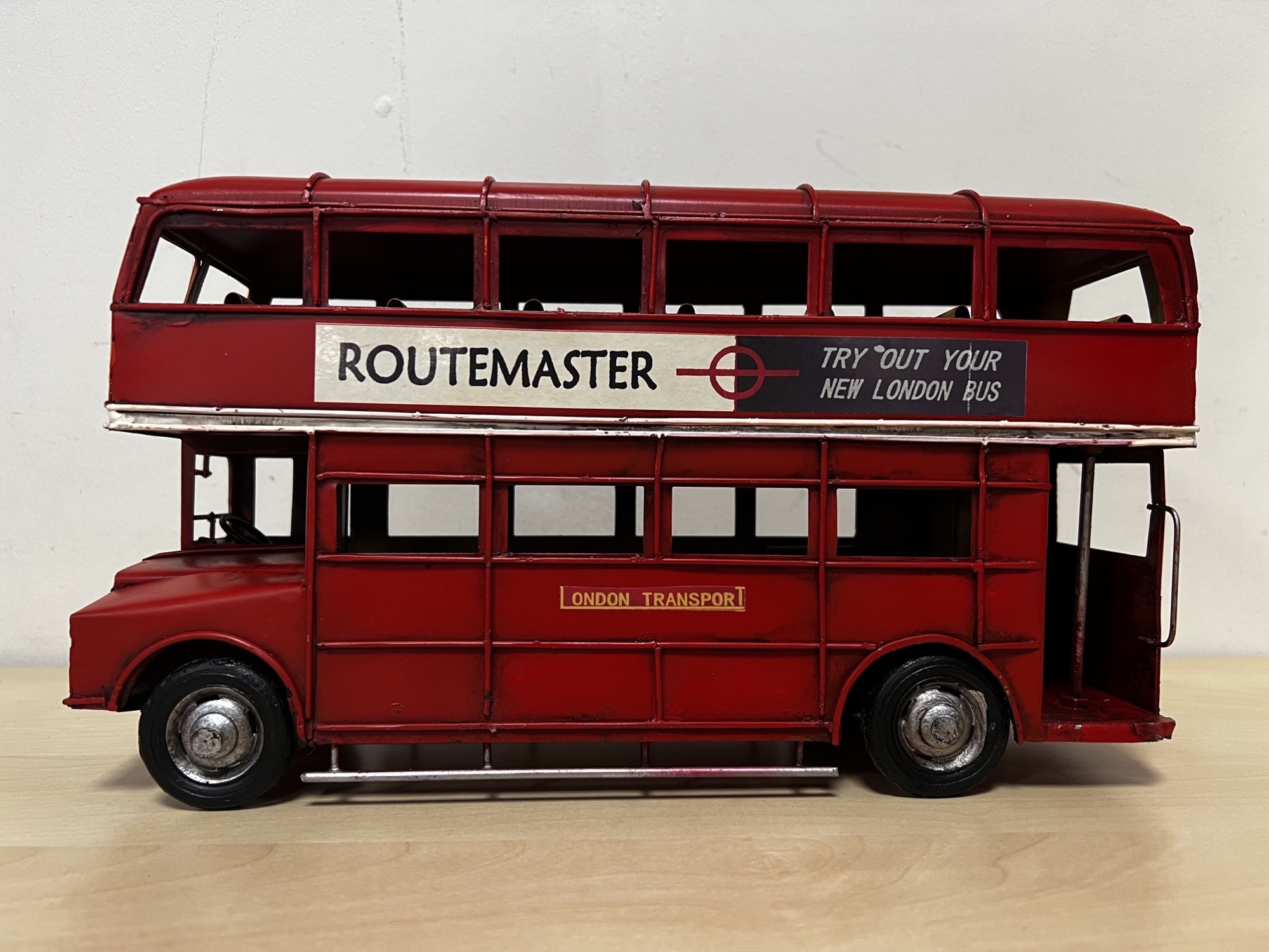 Engelse bus routemaster groot