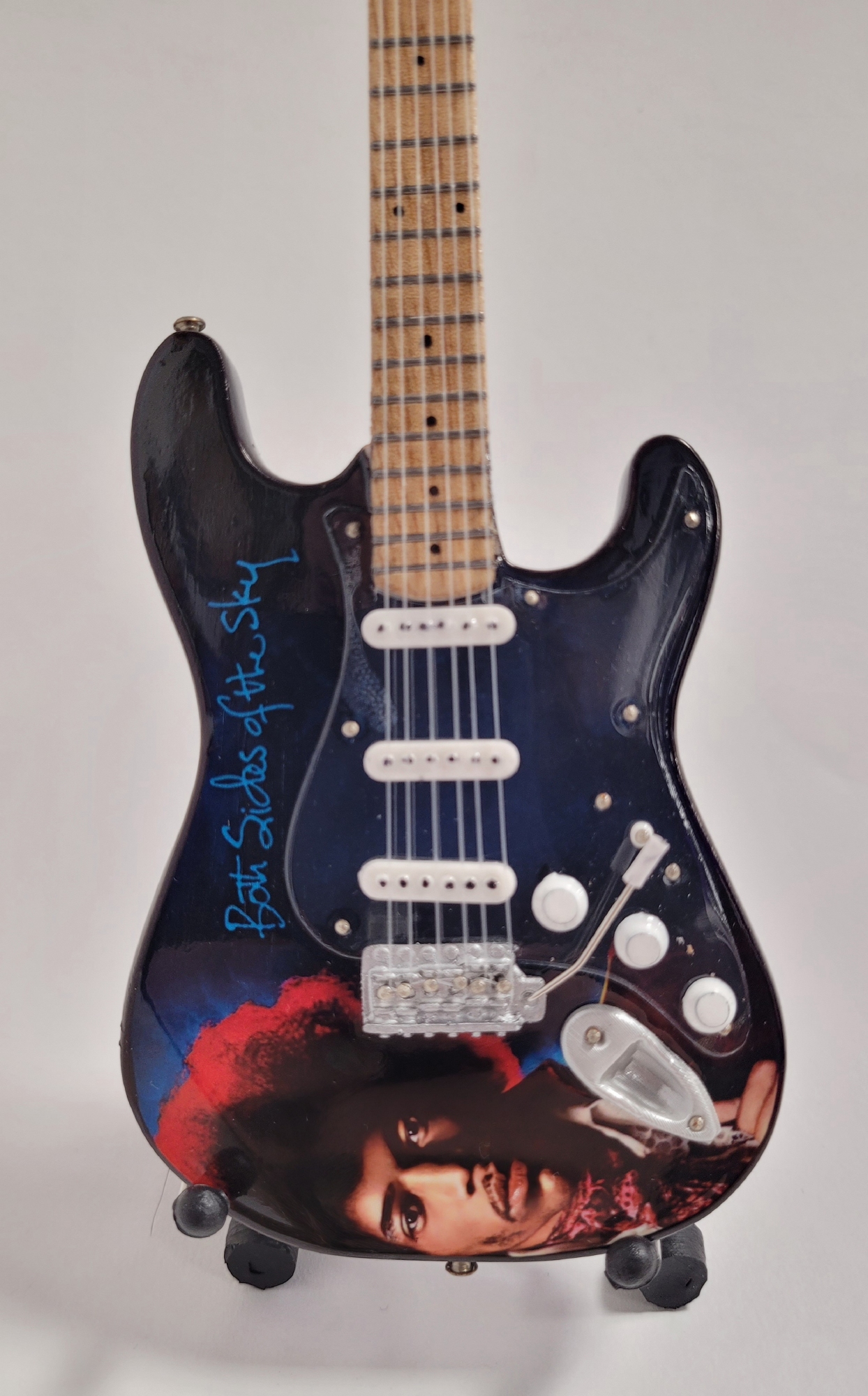 Mini gitaaar Jimi Hendrix Foto onder