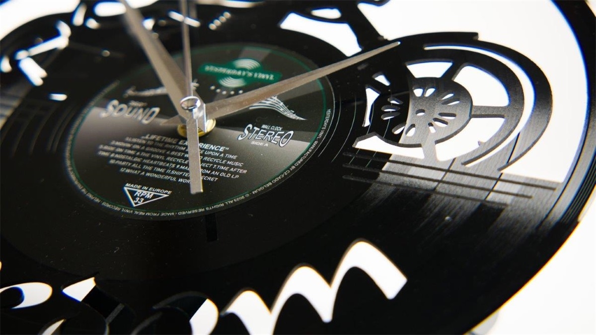 Motorcycle freedom vinyl klok