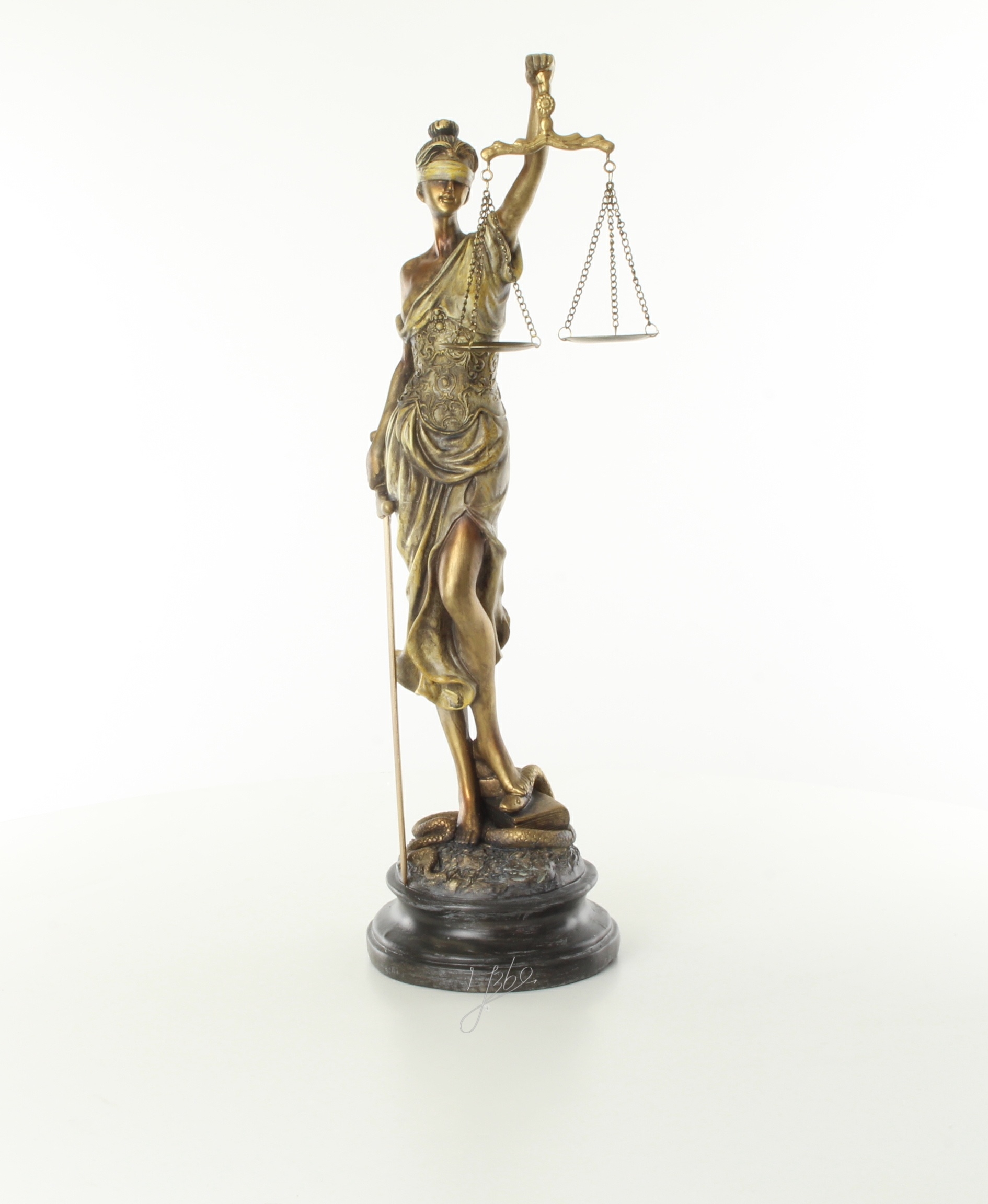 Vrouwe justitia beeld gele jurk polyresin