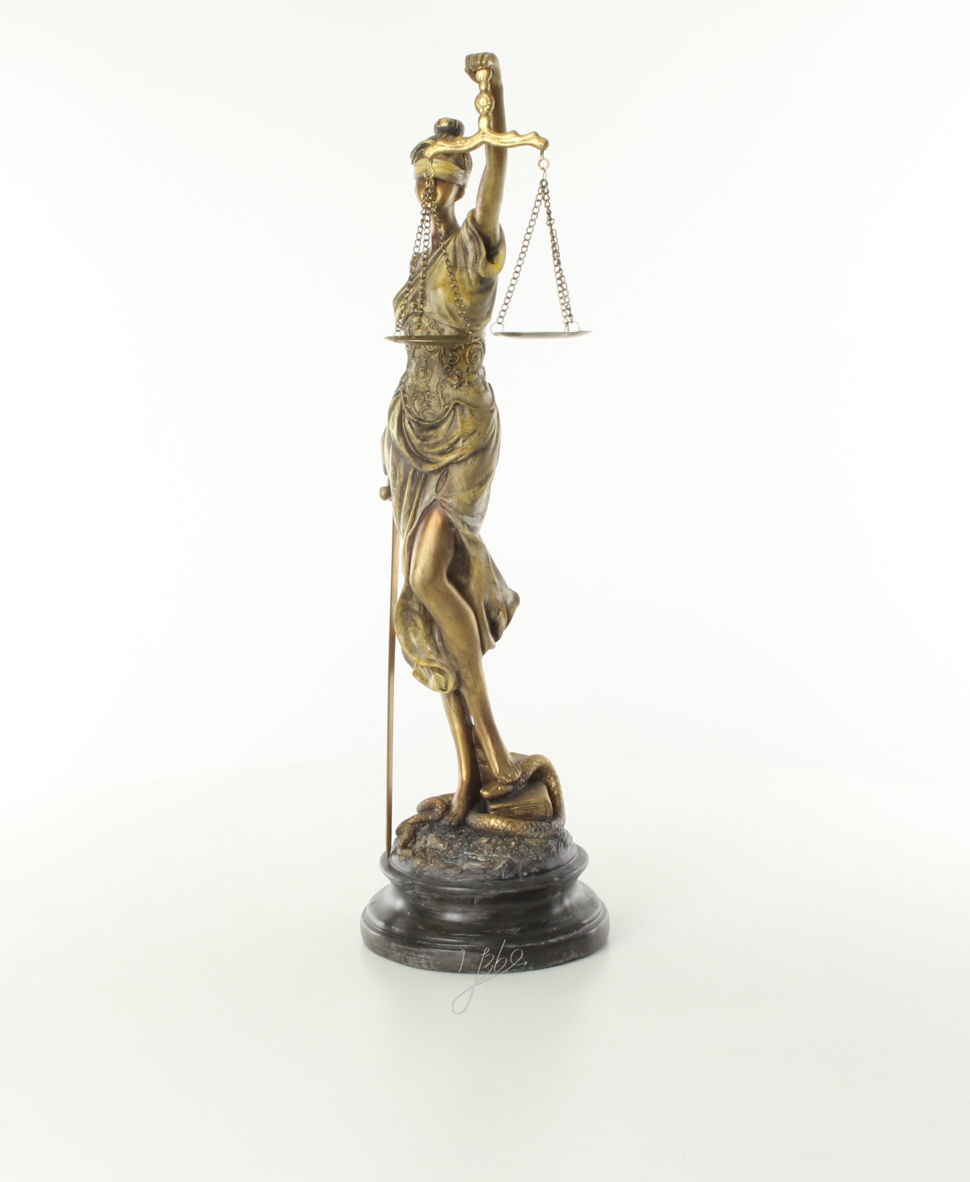 Vrouwe justitia beeld gele jurk polyresin