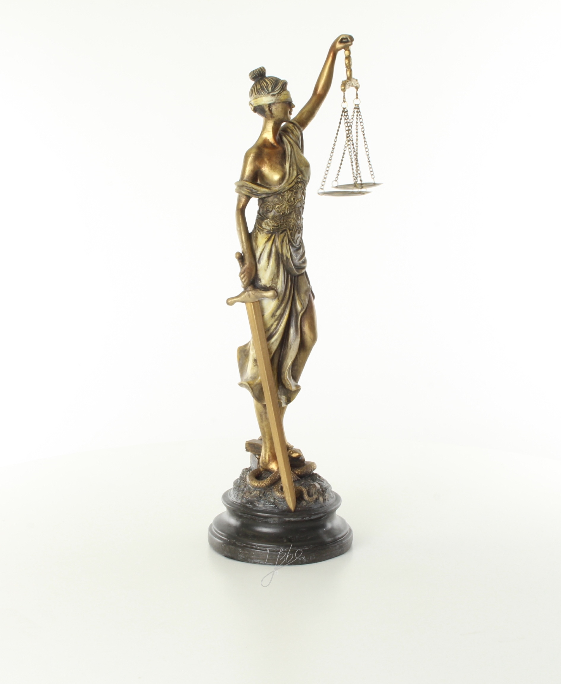 Vrouwe justitia beeld gele jurk polyresin