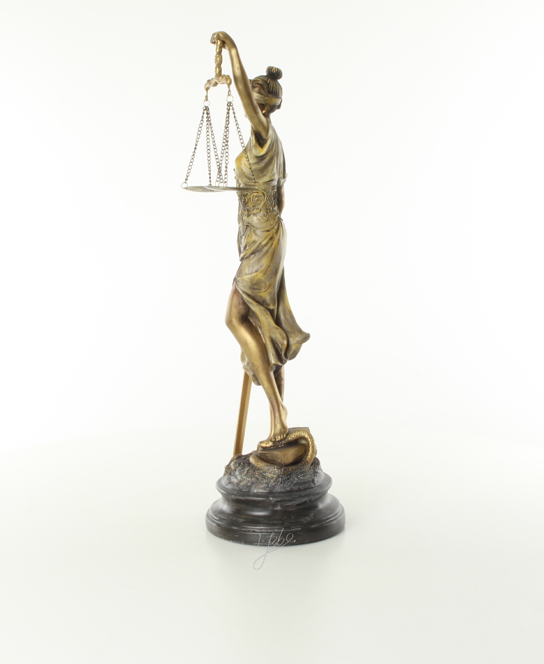 Vrouwe justitia beeld gele jurk polyresin