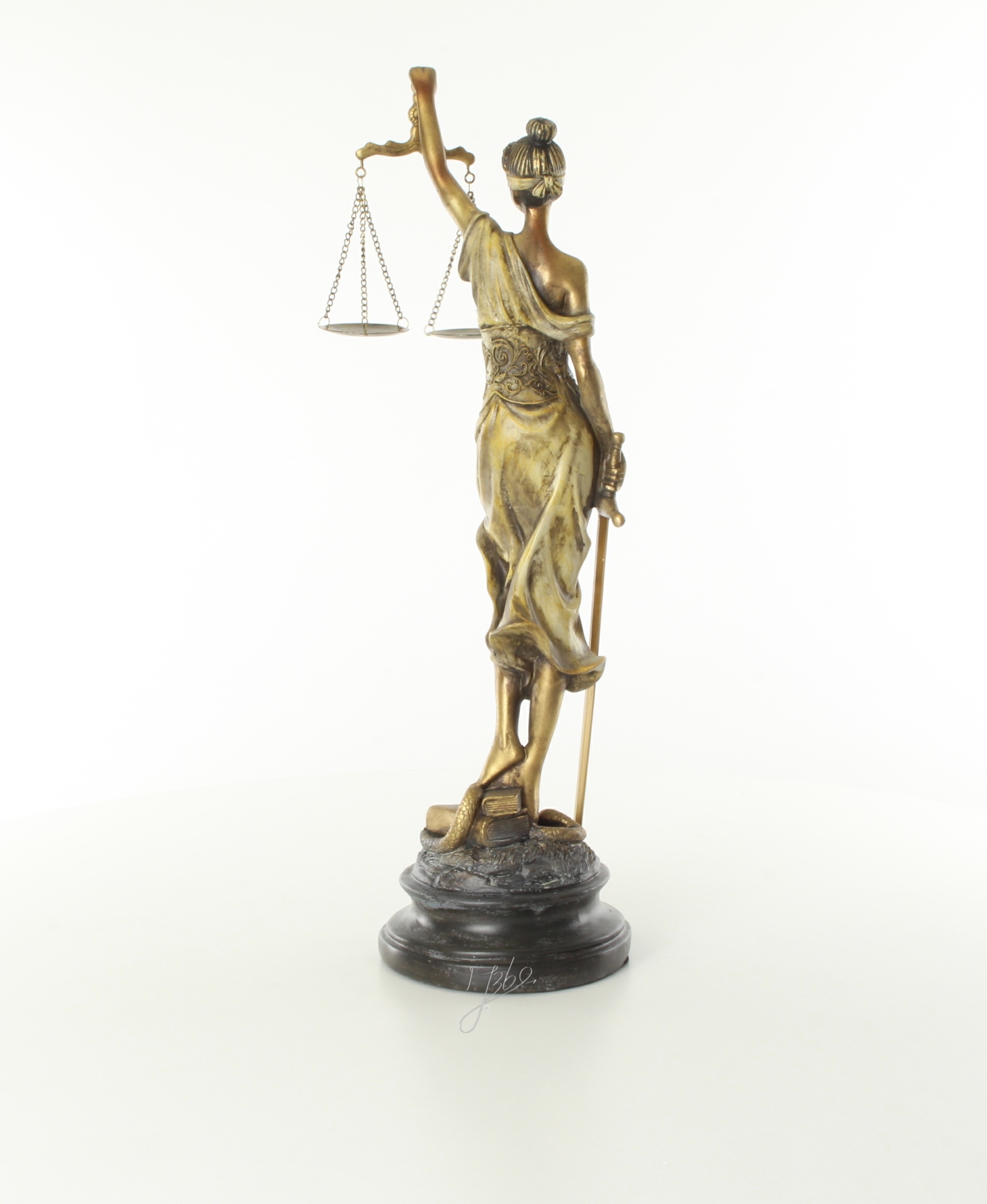 Vrouwe justitia beeld gele jurk polyresin