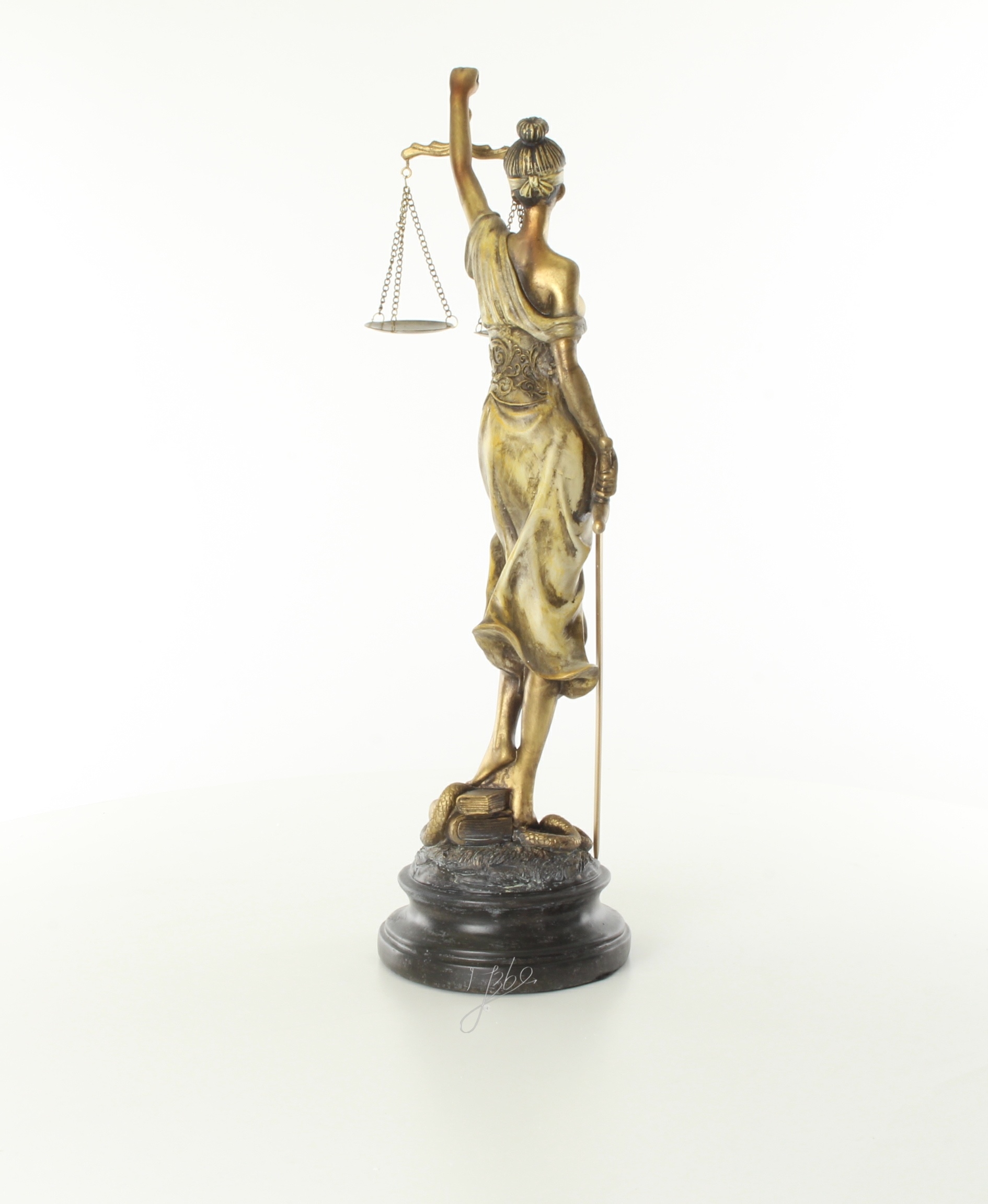 Vrouwe justitia beeld gele jurk polyresin